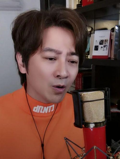 唱歌男网红吃瓜的是谁,揭秘“唱歌男网红”背后的真相 第3张 唱歌男网红吃瓜的是谁,揭秘“唱歌男网红”背后的真相 第3张